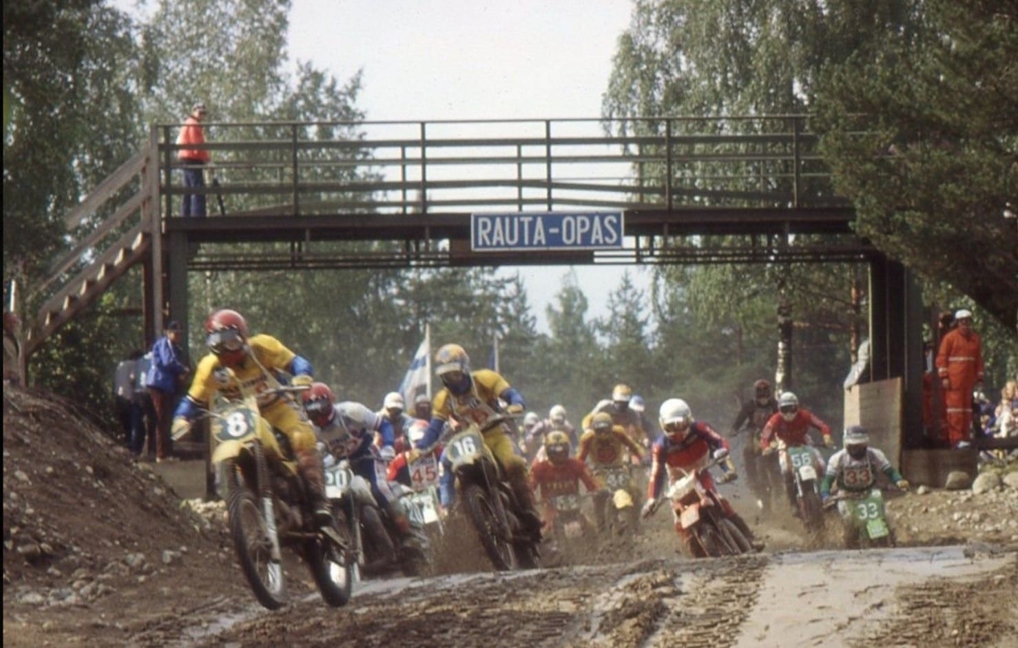 Hyvinkää MM 125 CC lähtökierroksen vauhtia 1981