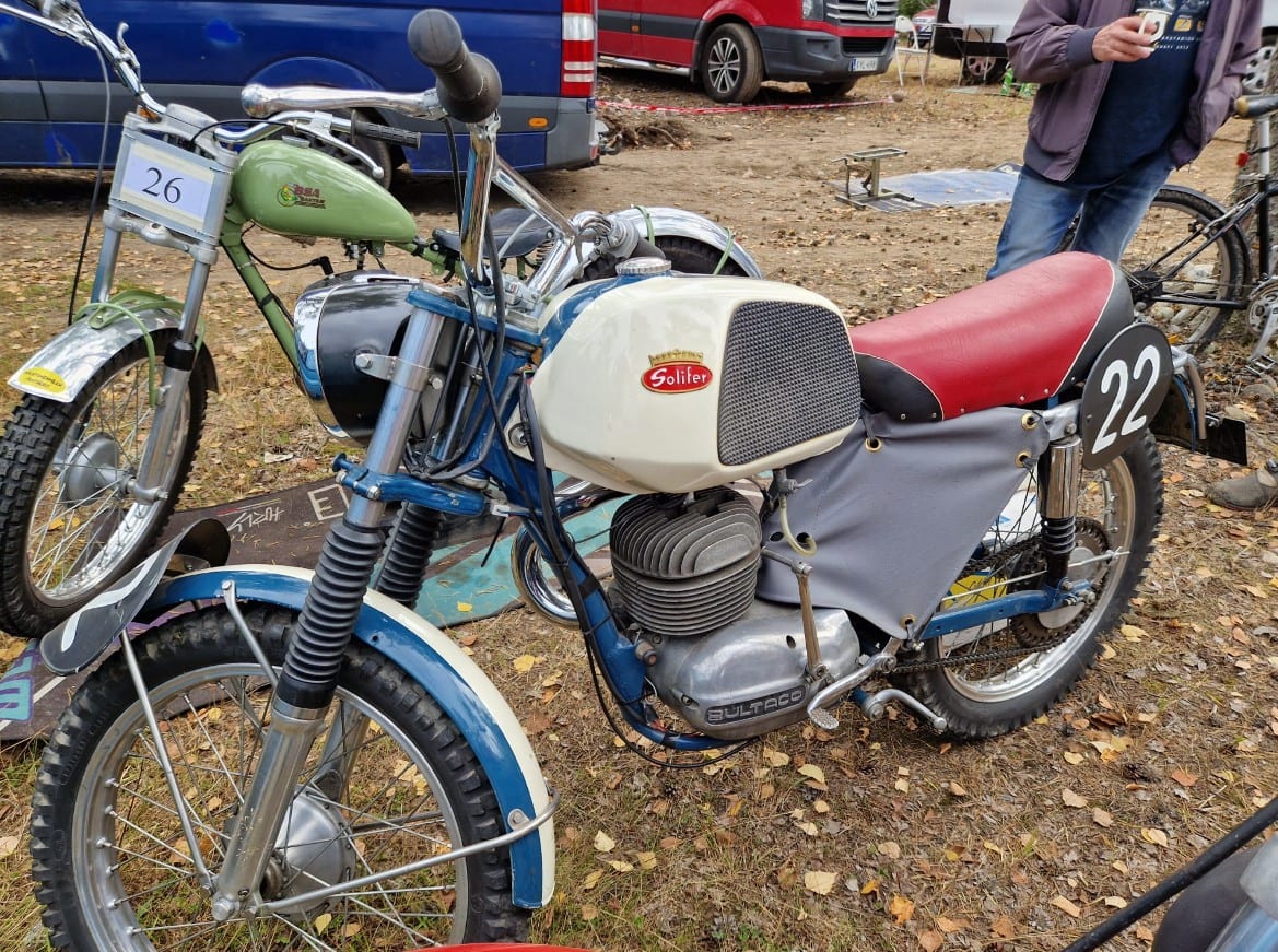 Hannu Ihatsun näytille tuoma Solifer enduropyörä